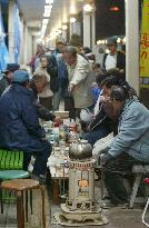 (11)Niigata quake victims weary, worried of more damage