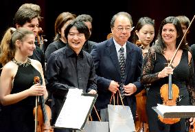 Maestro Ozawa cancels concert in Switzerland