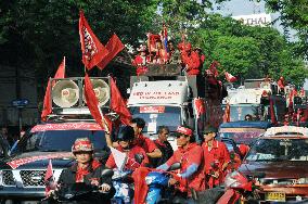 Thaksin supporters rally in Bangkok