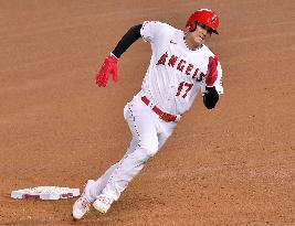 Baseball: Angels v Rangers