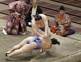 Sumo: Shodai clinches 1st-ever title
