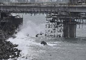 Typhoon Chan-hom approaches Japan