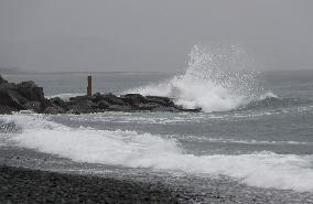 Typhoon Chan-hom approaches Japan