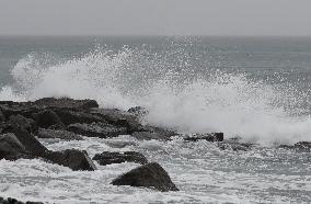 Typhoon Chan-hom approaches Japan