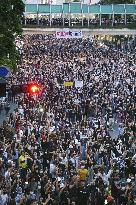 Thai protests resume after PM refuses to quit