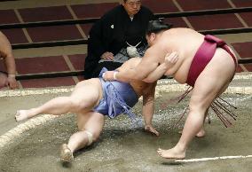 November Grand Sumo Tournament