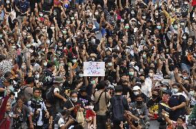 Thai protesters gather in Bangkok