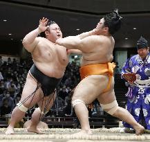 November Grand Sumo Tournament