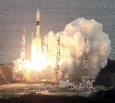 Japan launches data relay satellites