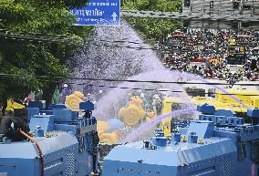 Rubber ducks become symbol of Thai protests