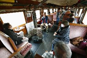 "Stove train" starts running in northeastern Japan