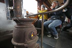 "Stove train" starts running in northeastern Japan