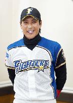 Baseball: Tsuyoshi Shinjo during NPB tryout