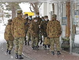 SDF nurses arrive at Hokkaido hospital