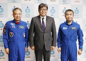 Japanese astronauts Wakata, Furukawa