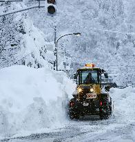 Heavy snow on Sea of Japan coast