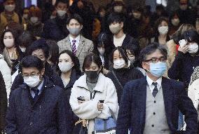 Coronavirus cases top 200,000 in Japan