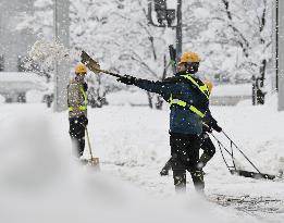 Heavy snow in central Japan