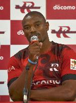 Rugby: S. Africa star Makazole Mapimpi in Japan