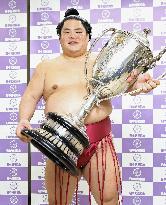 Sumo: New Year tournament winner Daieisho