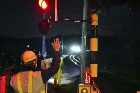 JR East's trial of railway crossing control system