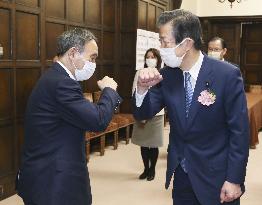 Japan enacts 19 tril. yen extra budget to fight virus