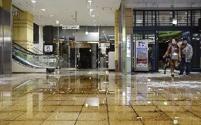 Strong quake hits northeastern Japan