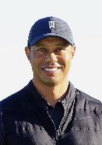 Golf: Tiger Woods suffers leg injuries after car crash