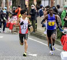 Athletics: Suzuki sets Japanese marathon record