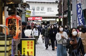 Tokyo, Kyoto, Okinawa to step up anti-COVID measures