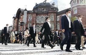 Quasi-emergency anti-virus measures in Tokyo