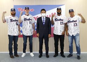 Baseball: New foreign players introduced by Yakult