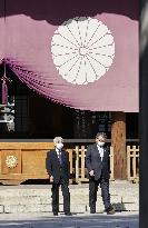 Visit to war-linked Yasukuni shrine