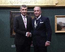 Andrej Babis, Charles Bowman