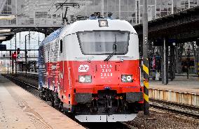 electric locomotive 380.004 in Czech national colors