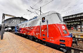 electric locomotive 380.004 in Czech national colors