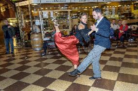 Tango at the Lucerna passage