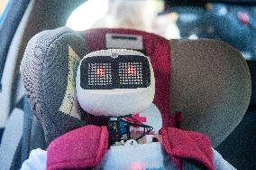 Matylda, humanoid, robot, hitchhiking