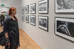 Exhibition in Leica Gallery Israeli street moments contains photographs from current life of the Israeli society the Israeli society.