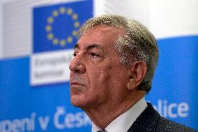 Karmenu Vella