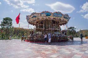 Tirana, Skanderbeg Square, carousel