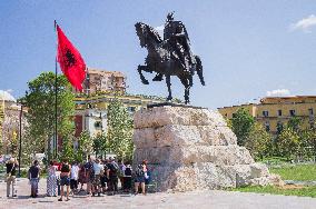 Tirana, Skanderbeg Square, flag of Albania, Skanderbeg Monument equestrian statue