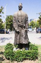 Tirana, Statue of Sulejman Pasha Bargjini (of Mulleti)