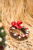 Christmas, Christmas decoration, Christmas wreath, birch, branches, natural Christmas decoration, floristry