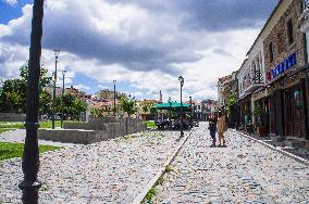 Korce (Korca) town center, park, Xhamia e Mirahorit mosque