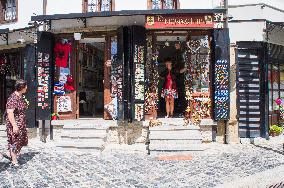 Korce (Korca) town center, souvenir shop