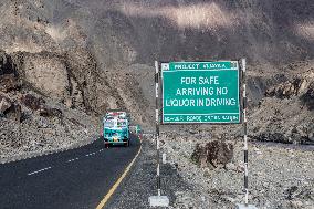 Road sign, mountain road, Ladakh, Kashmir, India