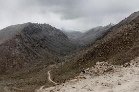 Mountain road, Himalayas, Ladakh, Kashmir, India