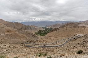 Mountain road, Himalayas, Ladakh, Kashmir, India