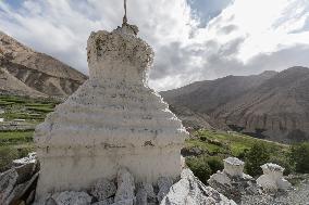 Stupa, mountains, Himalayas, Ladakh, Kashmir, India